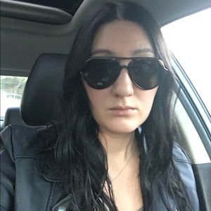 Meet your Posher, Cynthia